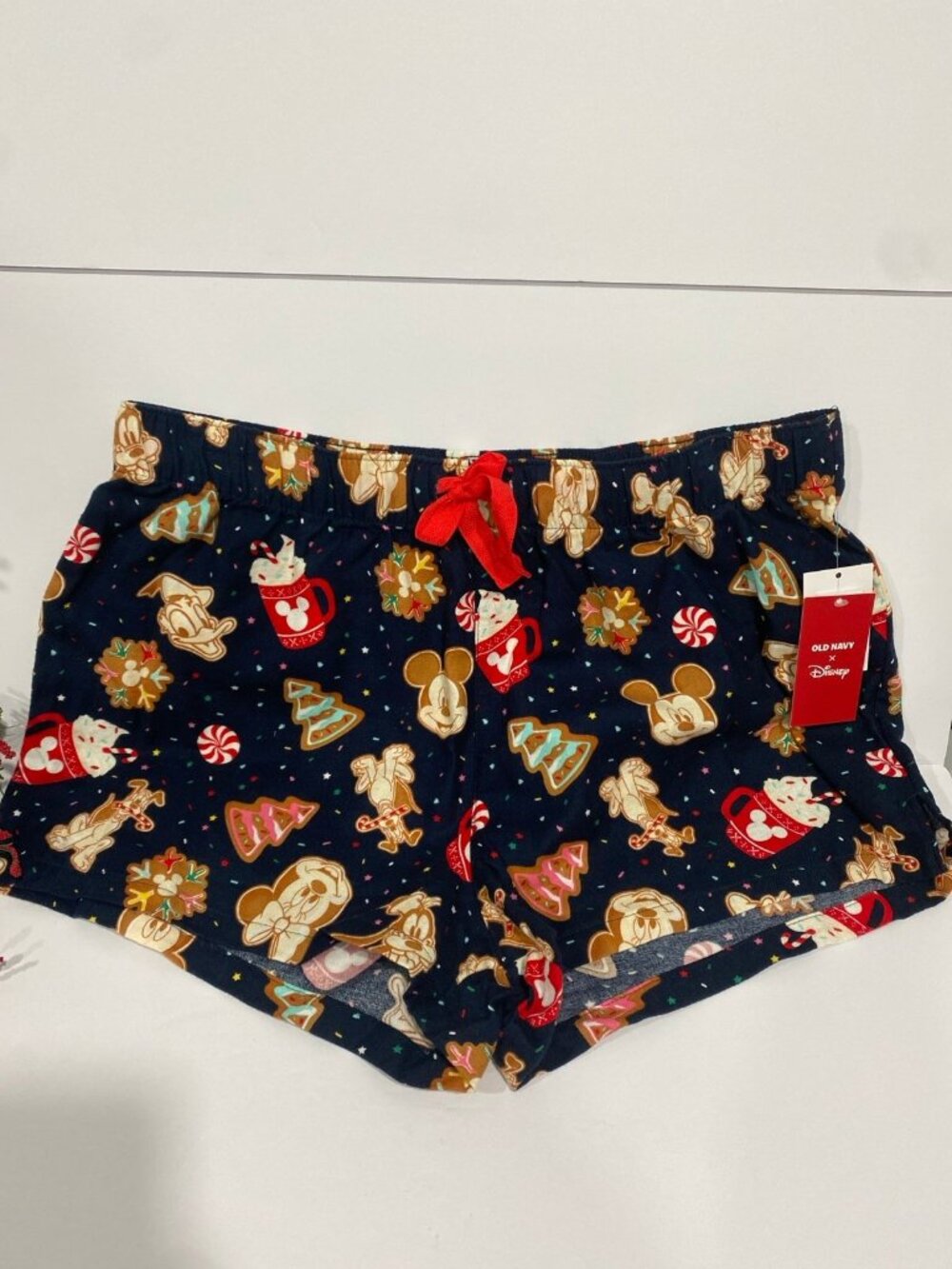 Old Navy 100% Cotton Disney Christmas Flannel Pajama Shorts-Large (12-14)